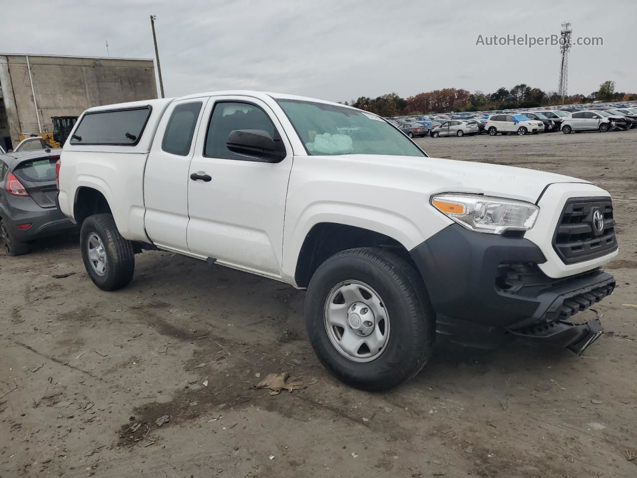 2017 Toyota Tacoma Access Cab White vin: 5TFRX5GN0HX087046