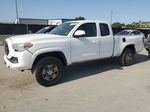 2017 Toyota Tacoma Access Cab White vin: 5TFRX5GN2HX075352