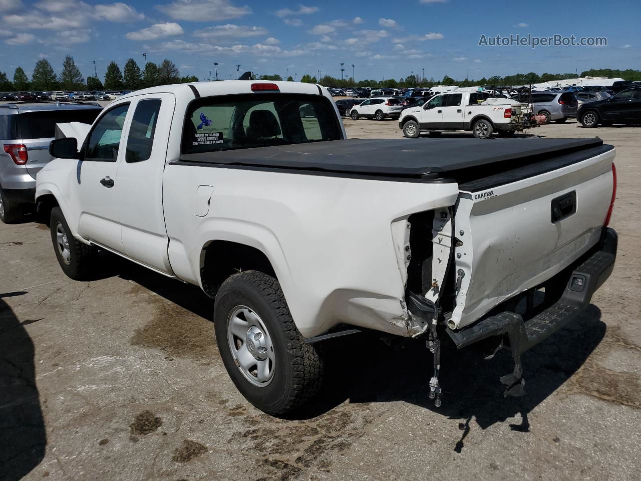 2017 Toyota Tacoma Access Cab White vin: 5TFRX5GN2HX100735