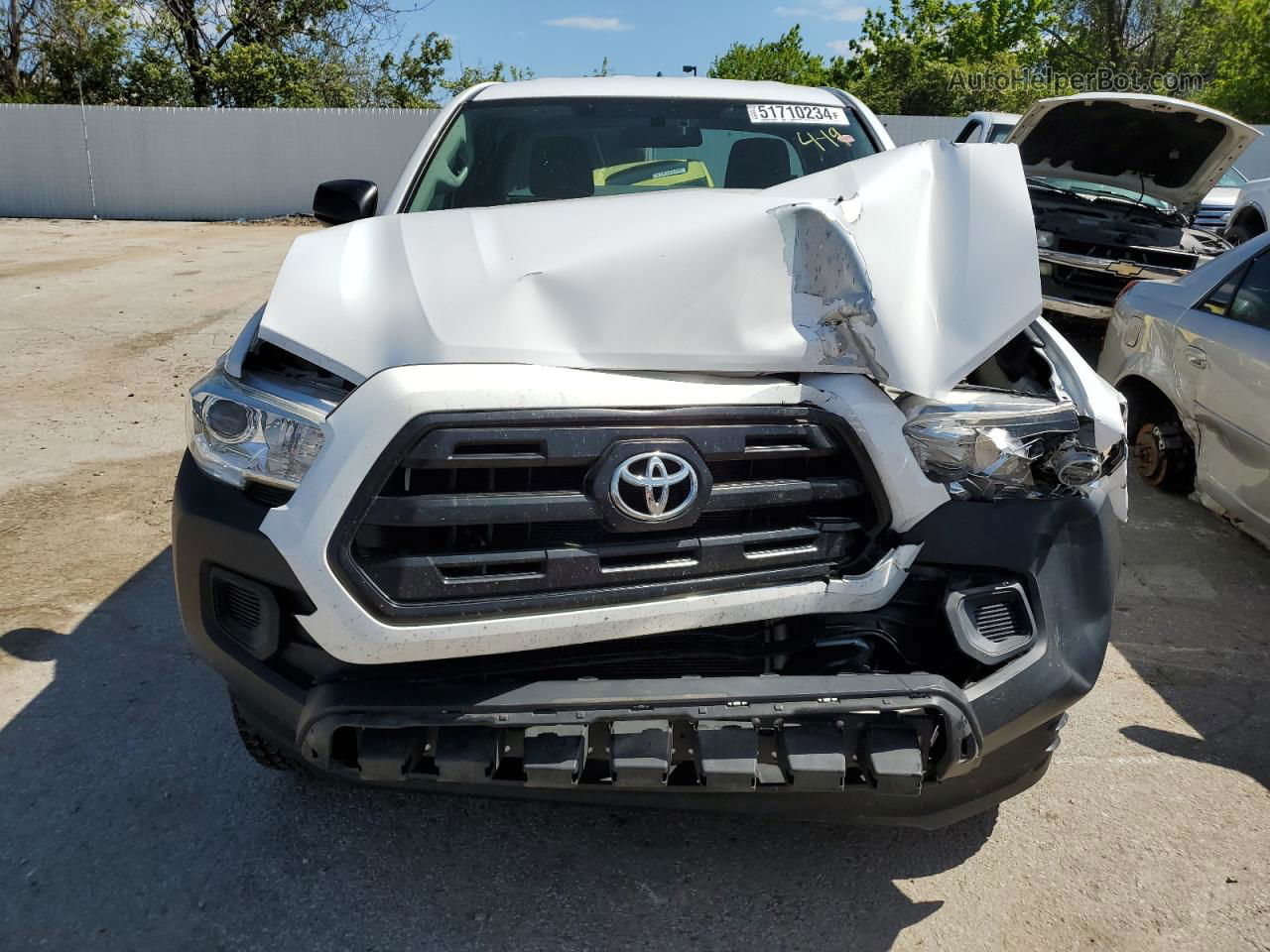 2017 Toyota Tacoma Access Cab White vin: 5TFRX5GN2HX100735