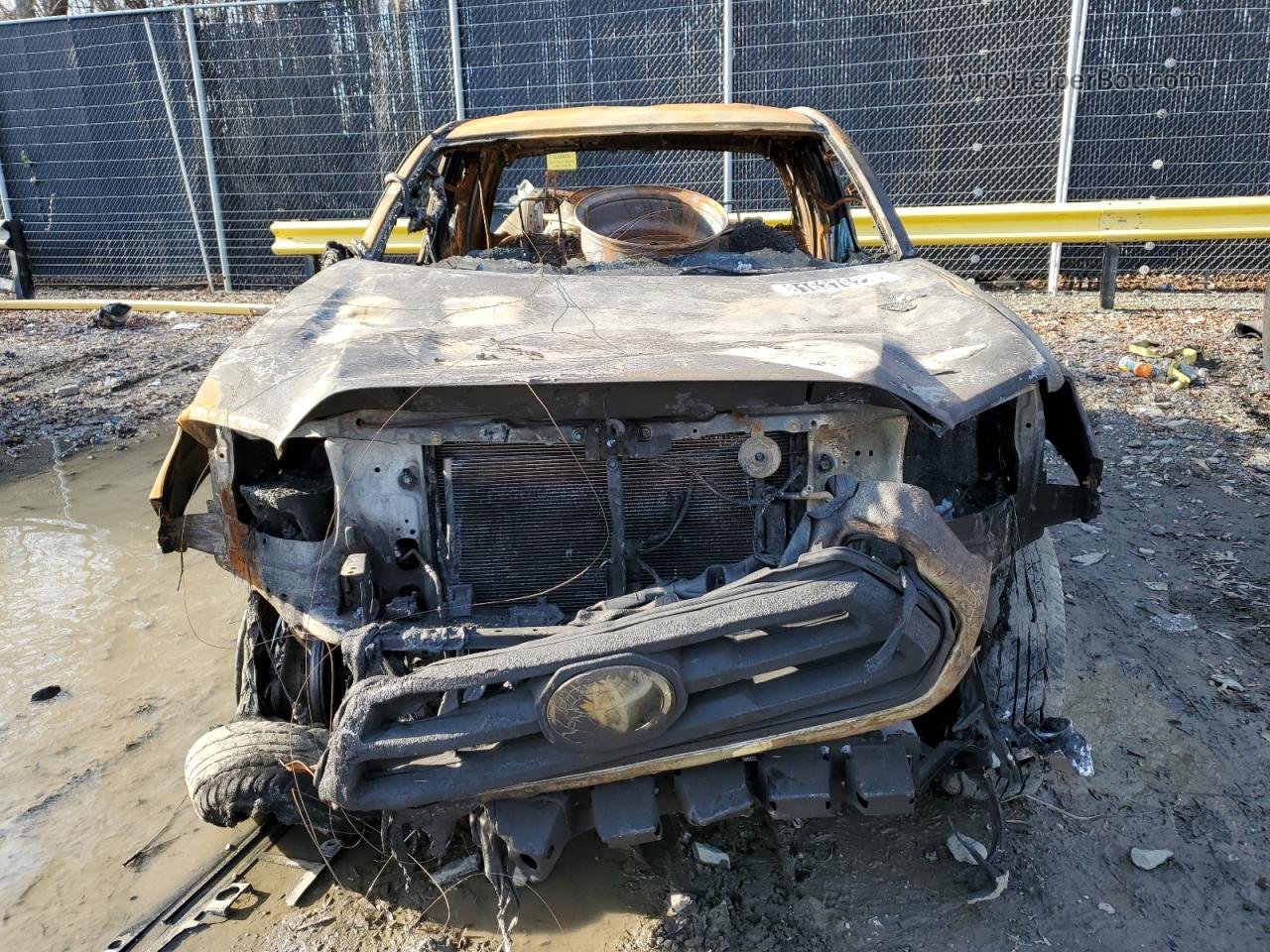 2020 Toyota Tacoma Access Cab Burn vin: 5TFRX5GN4LX170519