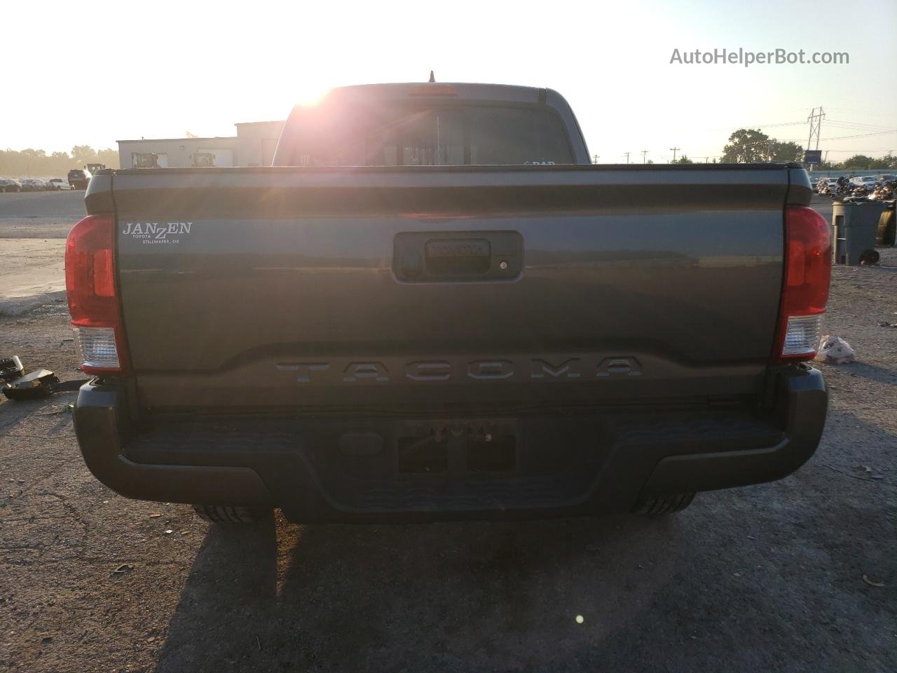 2017 Toyota Tacoma Access Cab Gray vin: 5TFRX5GN5HX080464