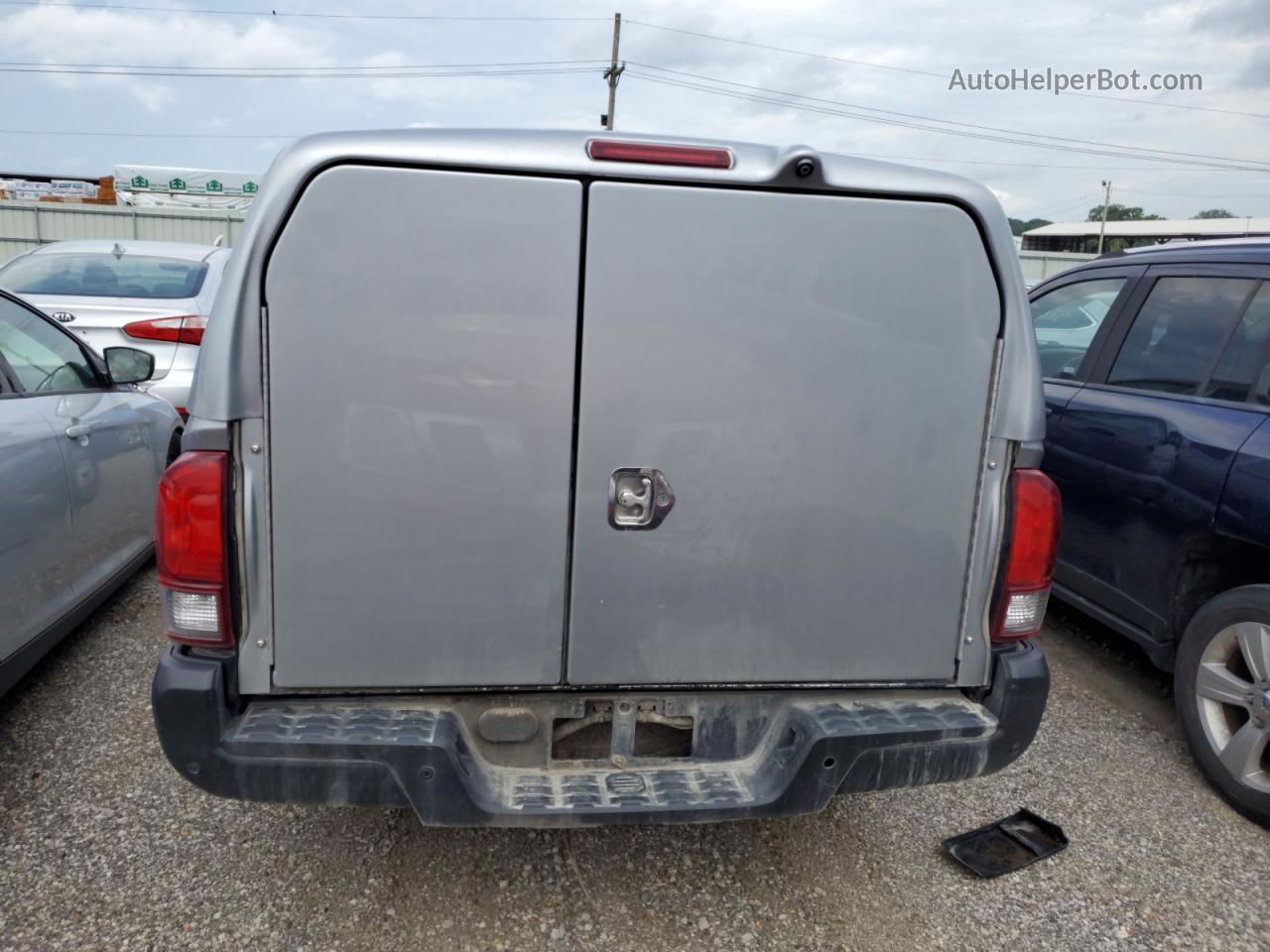 2019 Toyota Tacoma Access Cab Silver vin: 5TFRX5GN5KX143957