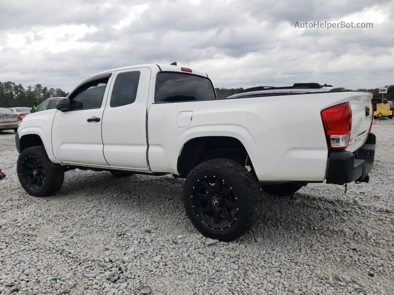 2017 Toyota Tacoma Access Cab White vin: 5TFRX5GN6HX080795