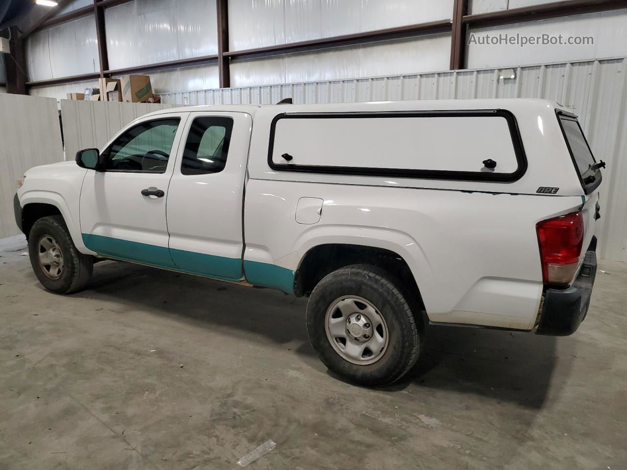 2017 Toyota Tacoma Access Cab White vin: 5TFRX5GN6HX082367