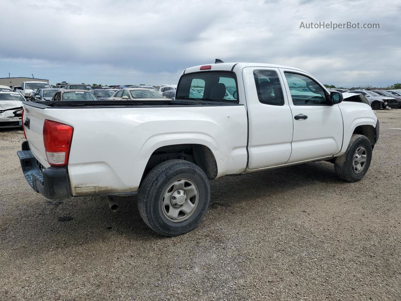 2017 Toyota Tacoma Access Cab White vin: 5TFRX5GN8HX075601