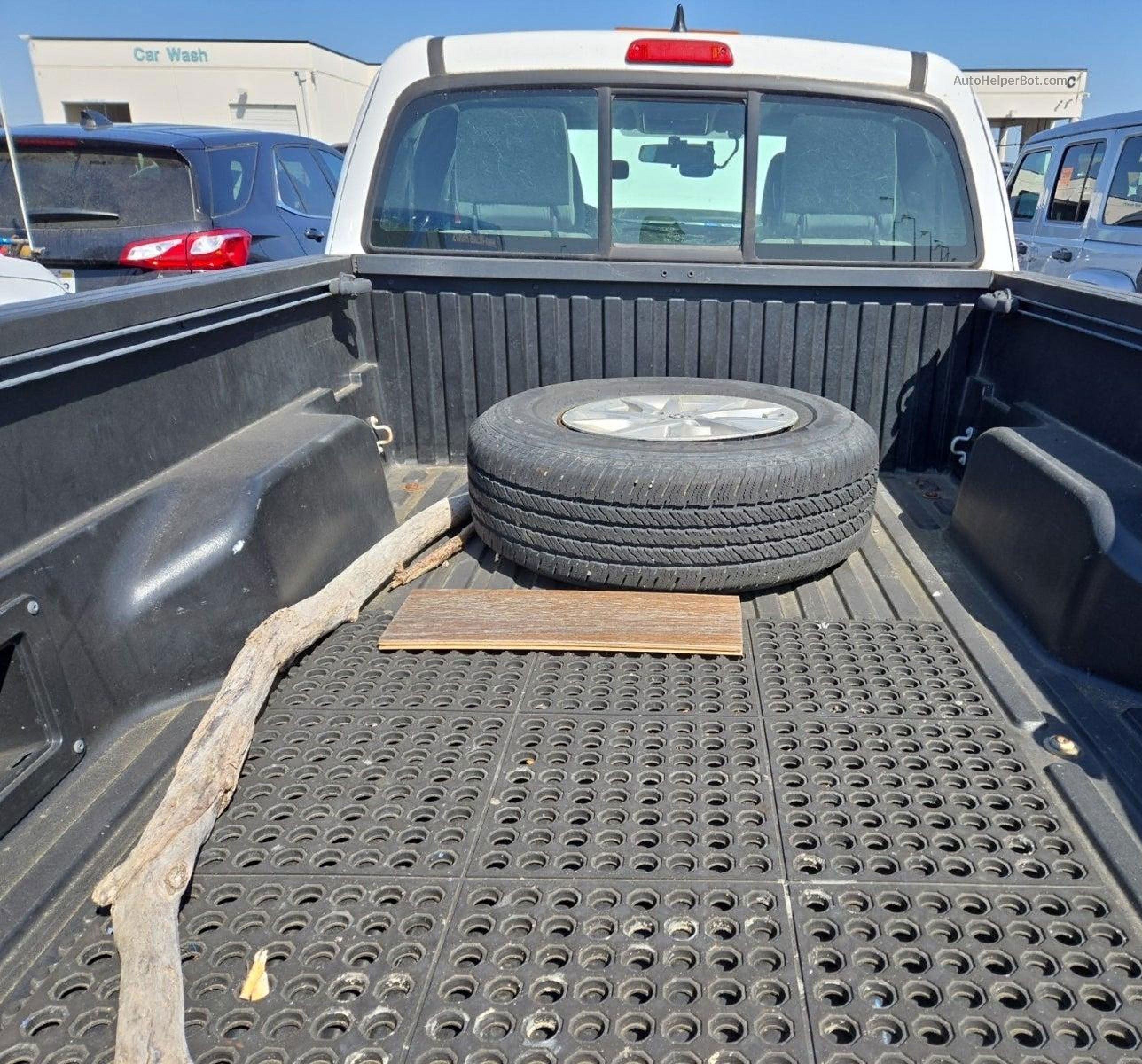 2017 Toyota Tacoma Access Cab/sr/sr5 vin: 5TFRX5GN8HX080880