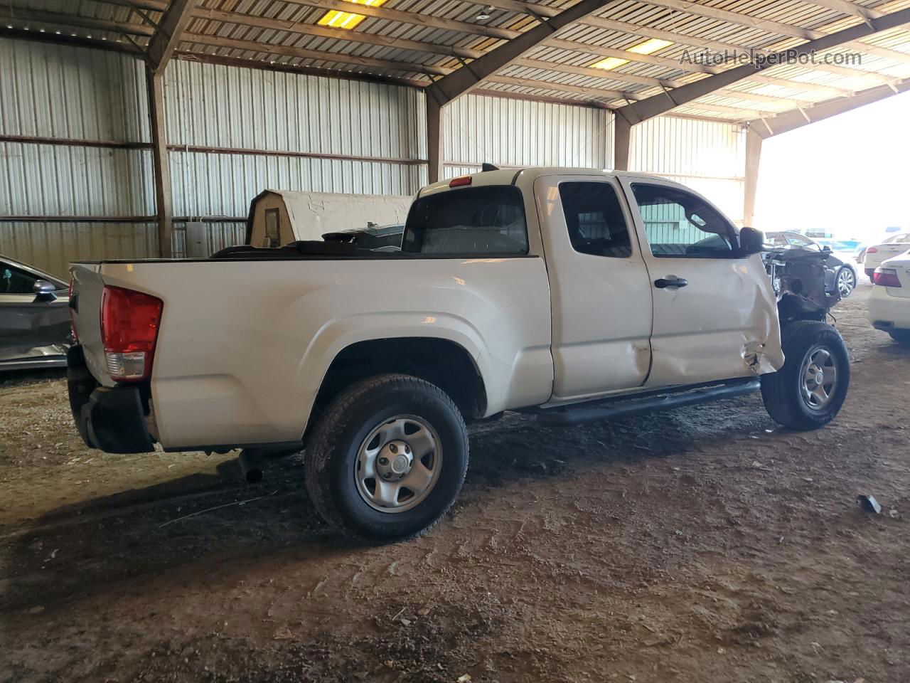 2017 Toyota Tacoma Access Cab White vin: 5TFRX5GN8HX098215