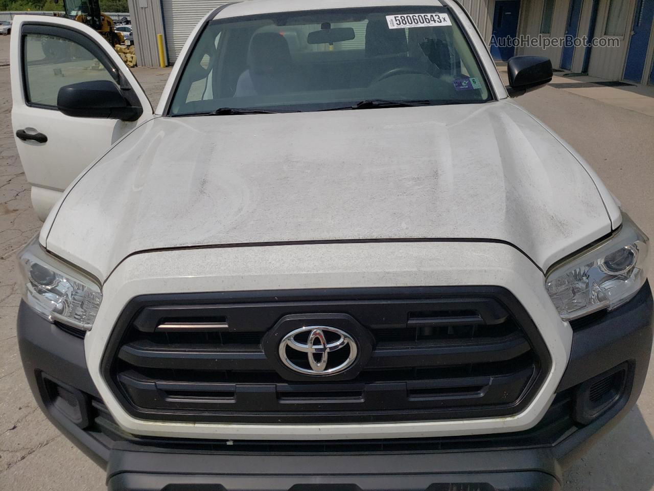 2017 Toyota Tacoma Access Cab White vin: 5TFSX5EN0HX047375