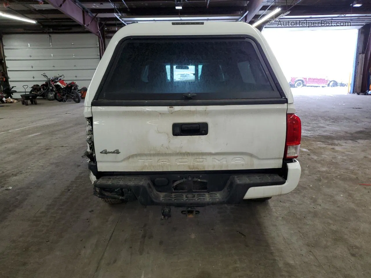 2017 Toyota Tacoma Access Cab White vin: 5TFSX5EN0HX053130