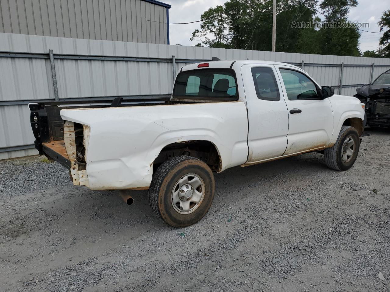 2017 Toyota Tacoma Access Cab White vin: 5TFSX5EN2HX054800