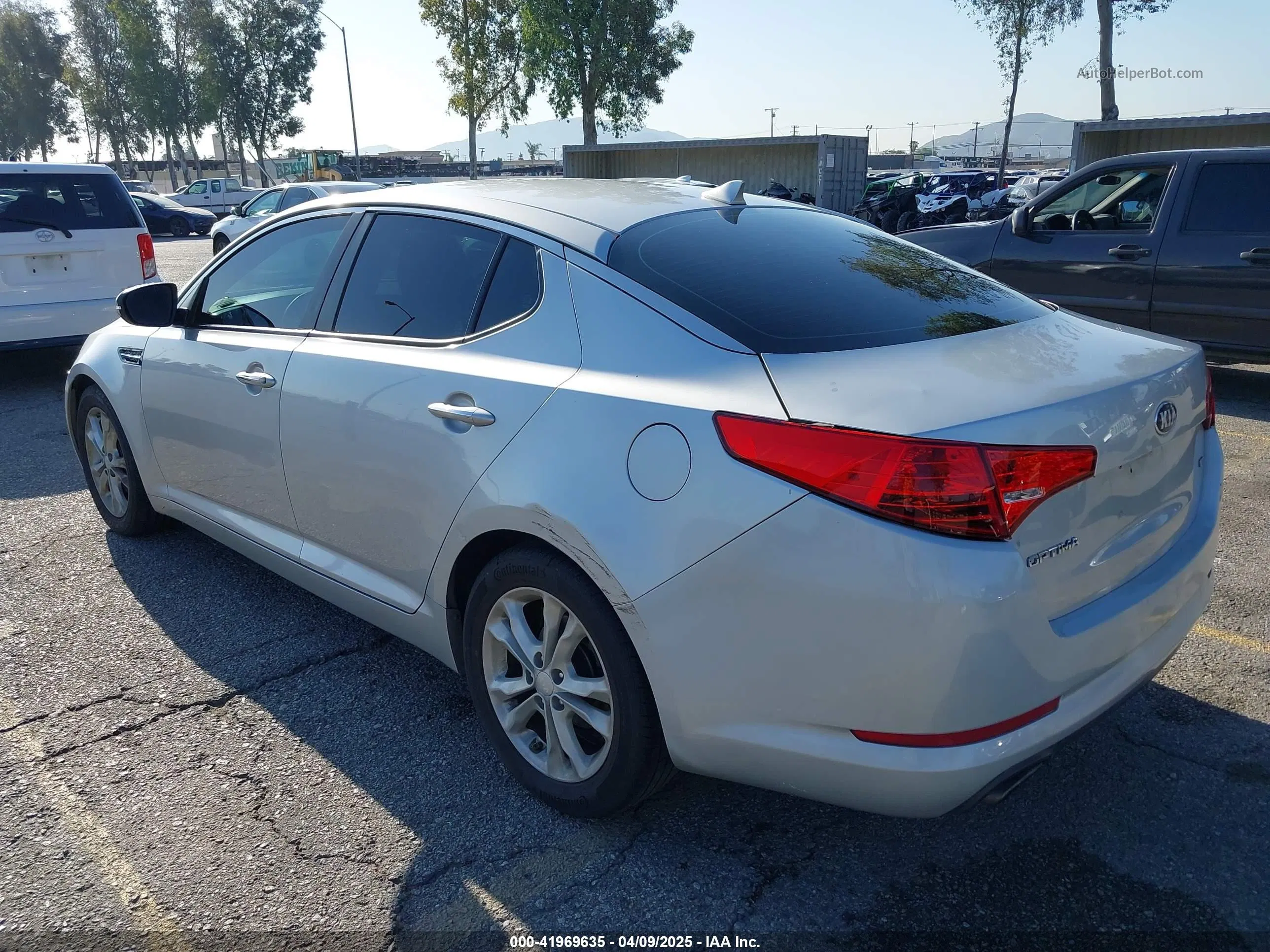 2013 Kia Optima Lx Серебряный vin: 5XXGM4A75DG198827