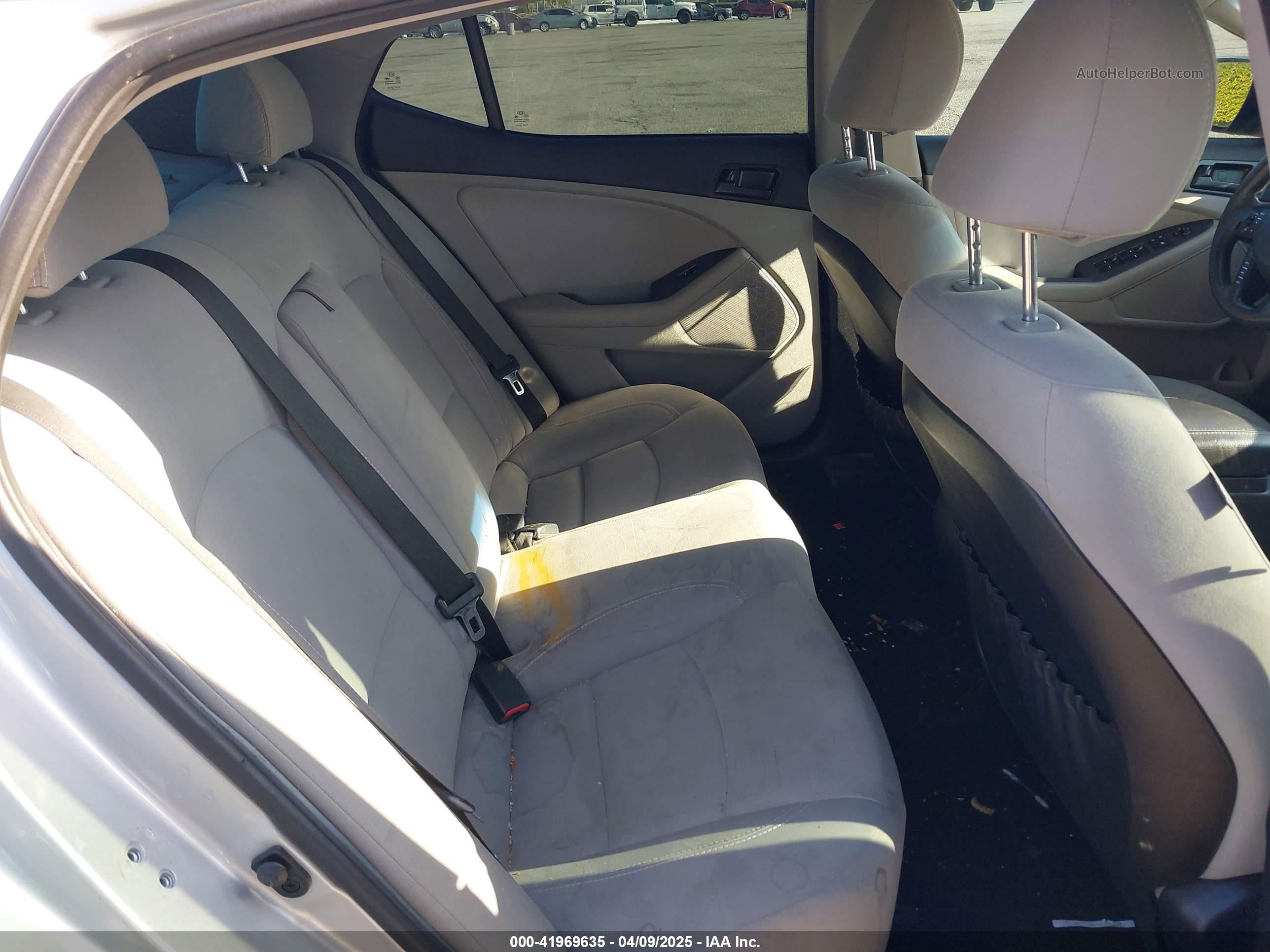 2013 Kia Optima Lx Серебряный vin: 5XXGM4A75DG198827