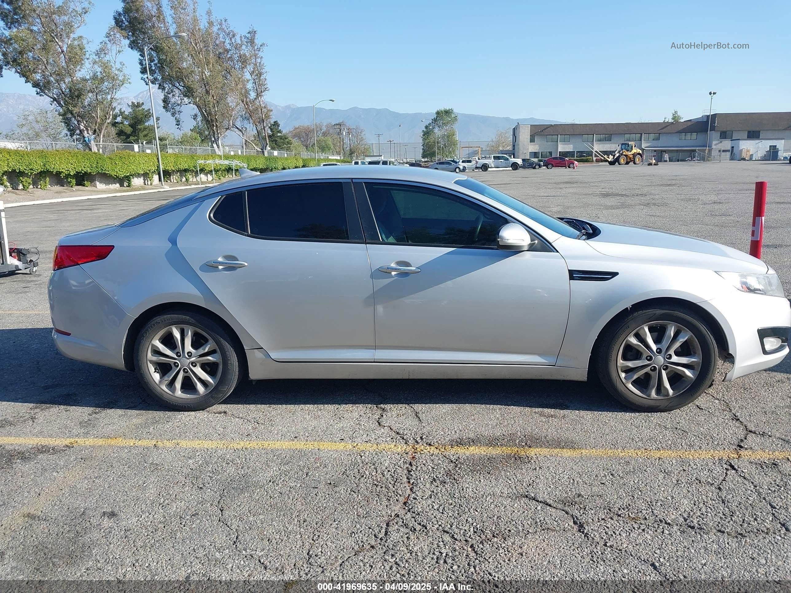 2013 Kia Optima Lx Серебряный vin: 5XXGM4A75DG198827