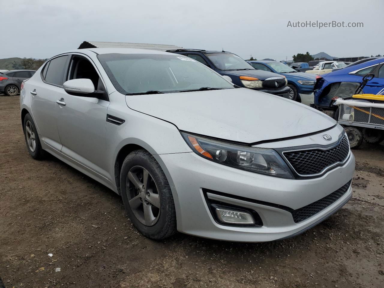 2015 Kia Optima Lx Серебряный vin: 5XXGM4A77FG381701