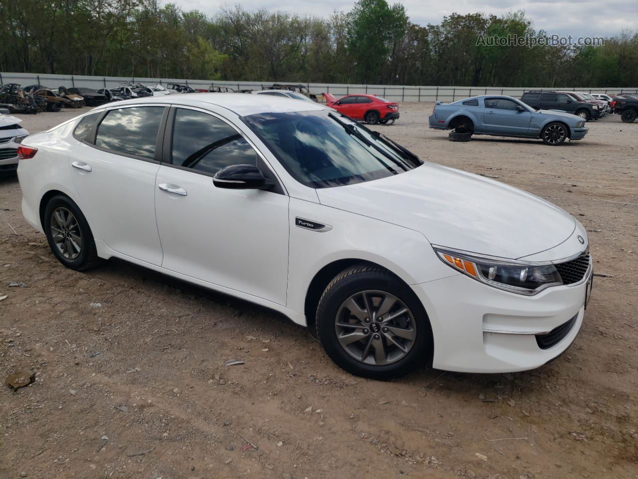 2017 Kia Optima Lx White vin: 5XXGT4L15HG175307