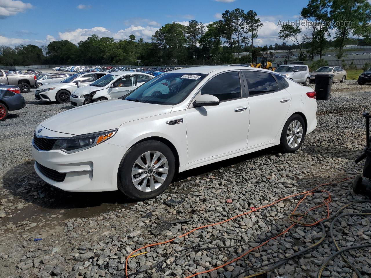 2017 Kia Optima Lx White vin: 5XXGT4L30HG133001