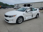 2017 Kia Optima Lx Белый vin: 5XXGT4L30HG158142