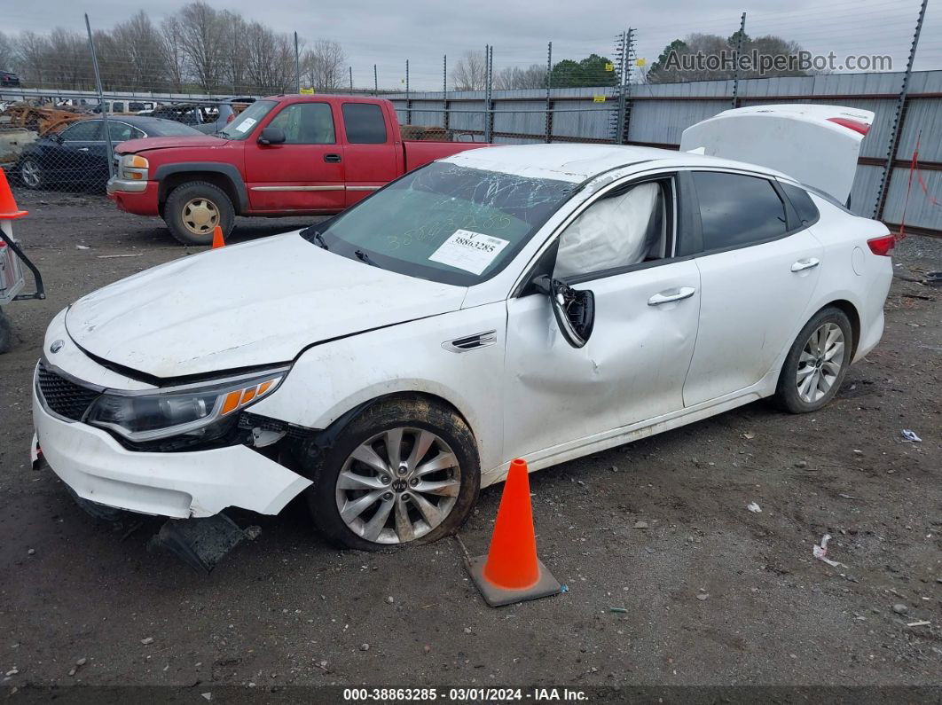 2017 Kia Optima Lx Белый vin: 5XXGT4L30HG167911