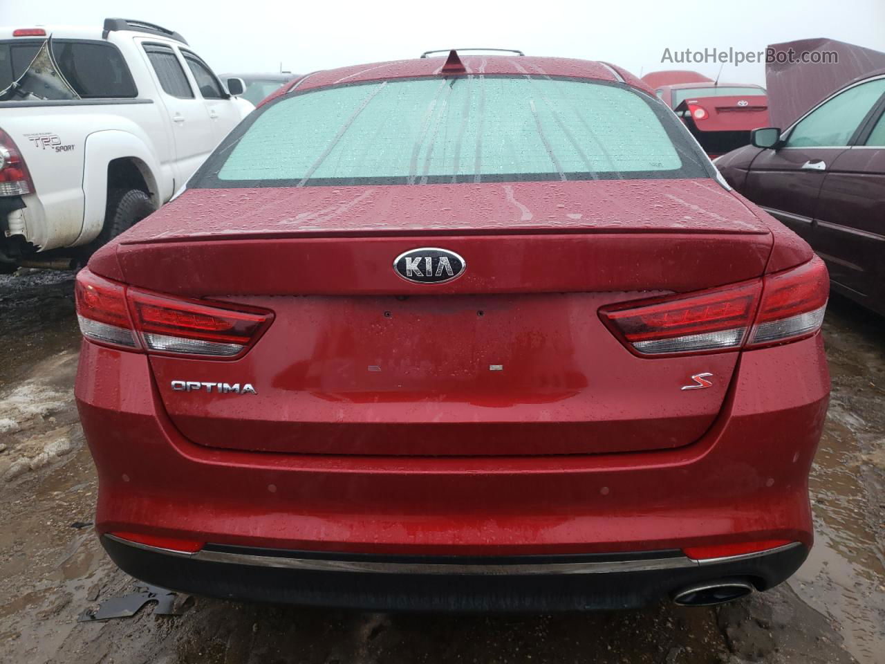 2018 Kia Optima Lx Red vin: 5XXGT4L30JG202033