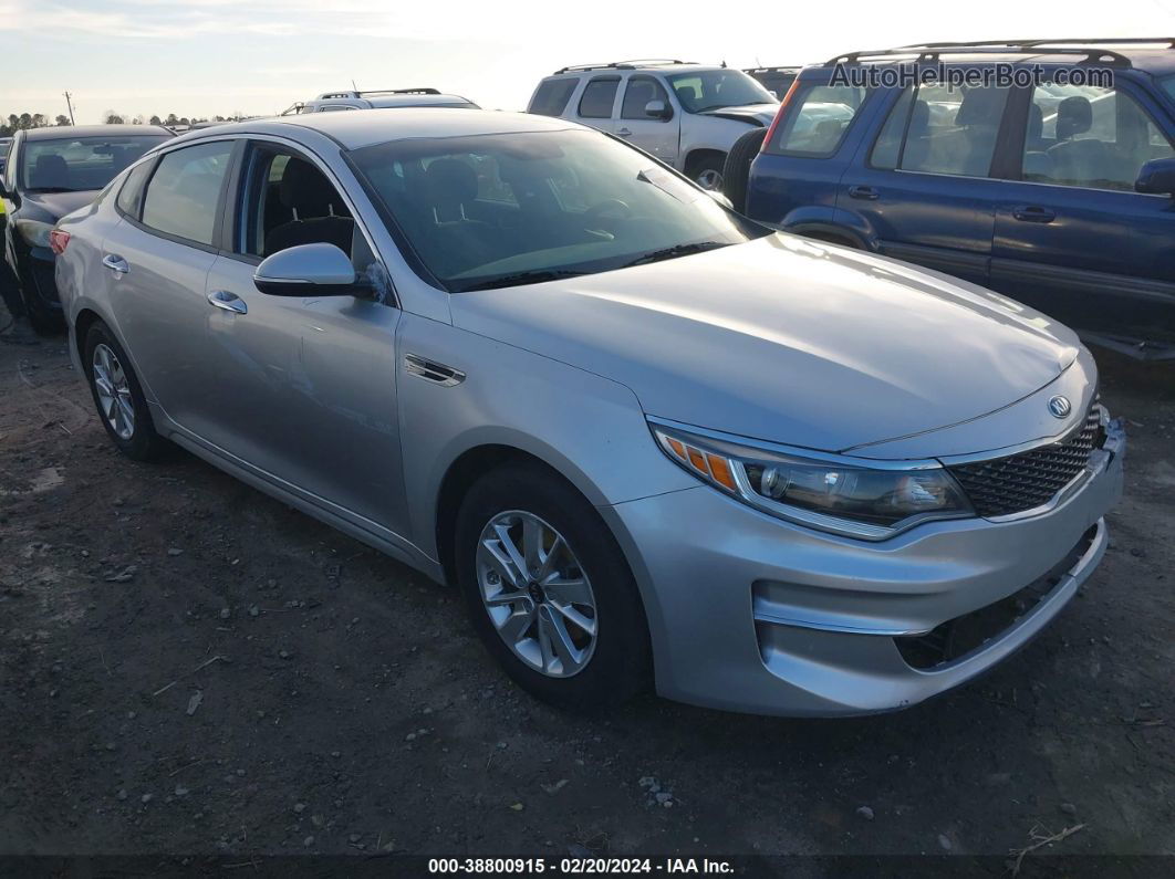 2018 Kia Optima Lx Серебряный vin: 5XXGT4L30JG247537