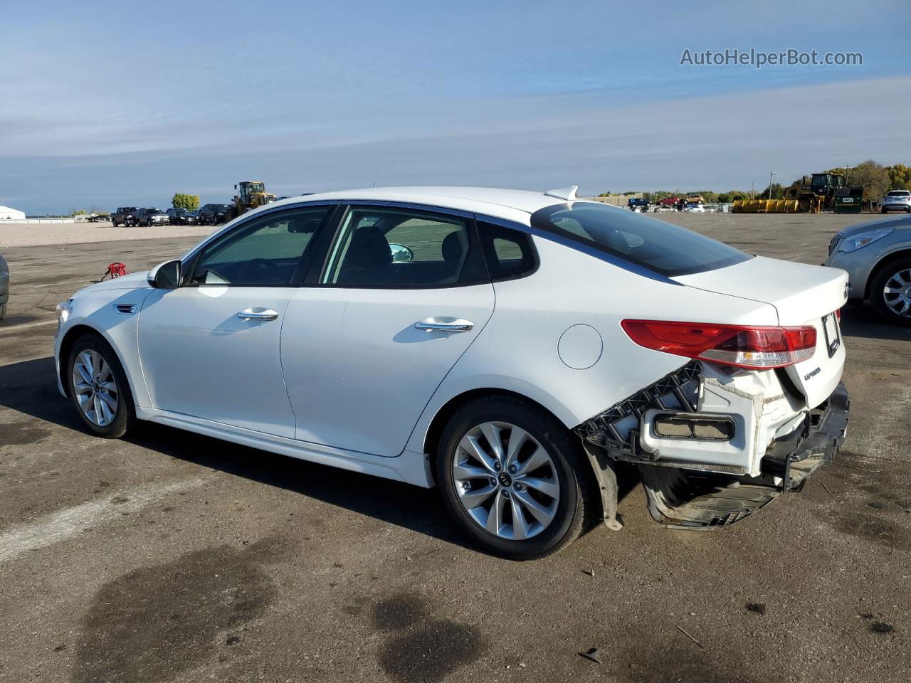 2016 Kia Optima Lx Белый vin: 5XXGT4L31GG069565