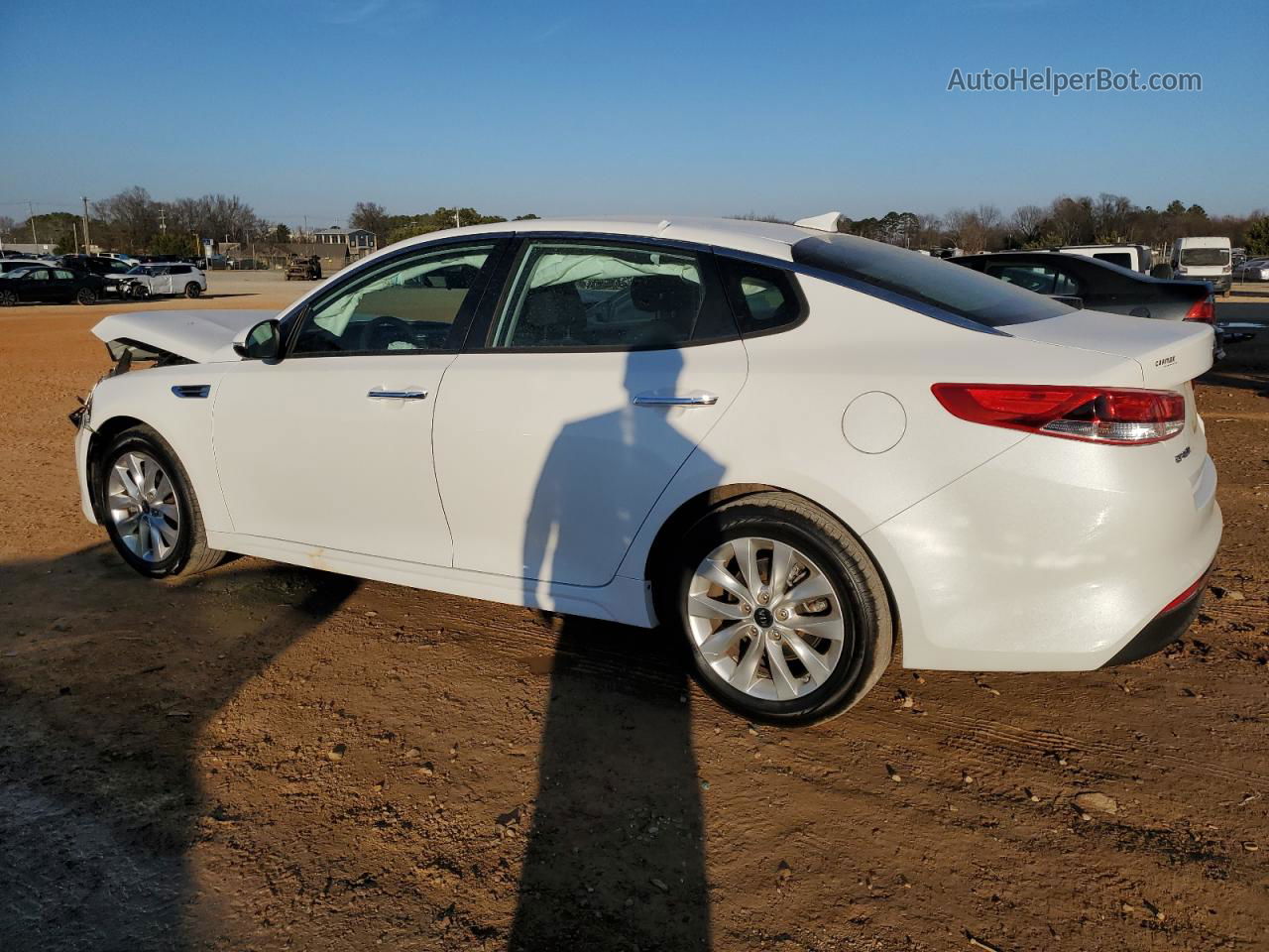 2017 Kia Optima Lx White vin: 5XXGT4L31HG122363