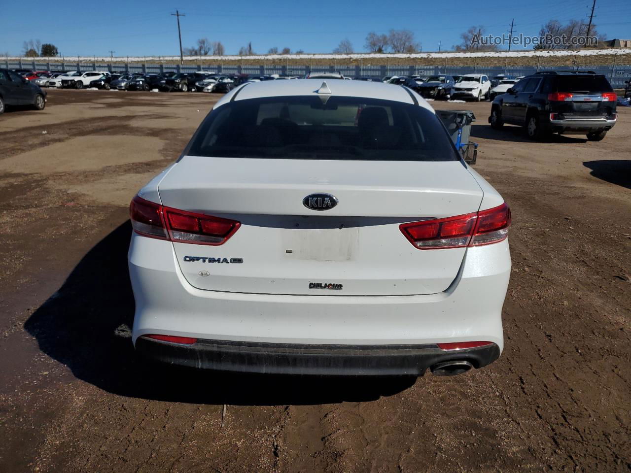 2017 Kia Optima Lx White vin: 5XXGT4L31HG140054