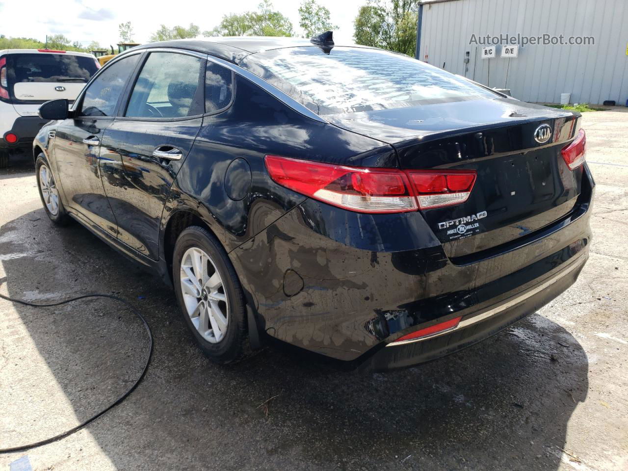 2017 Kia Optima Lx Черный vin: 5XXGT4L31HG147750