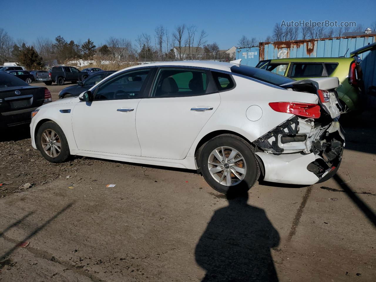 2017 Kia Optima Lx Белый vin: 5XXGT4L31HG154472