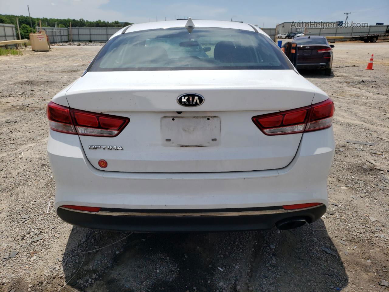 2017 Kia Optima Lx White vin: 5XXGT4L31HG165679