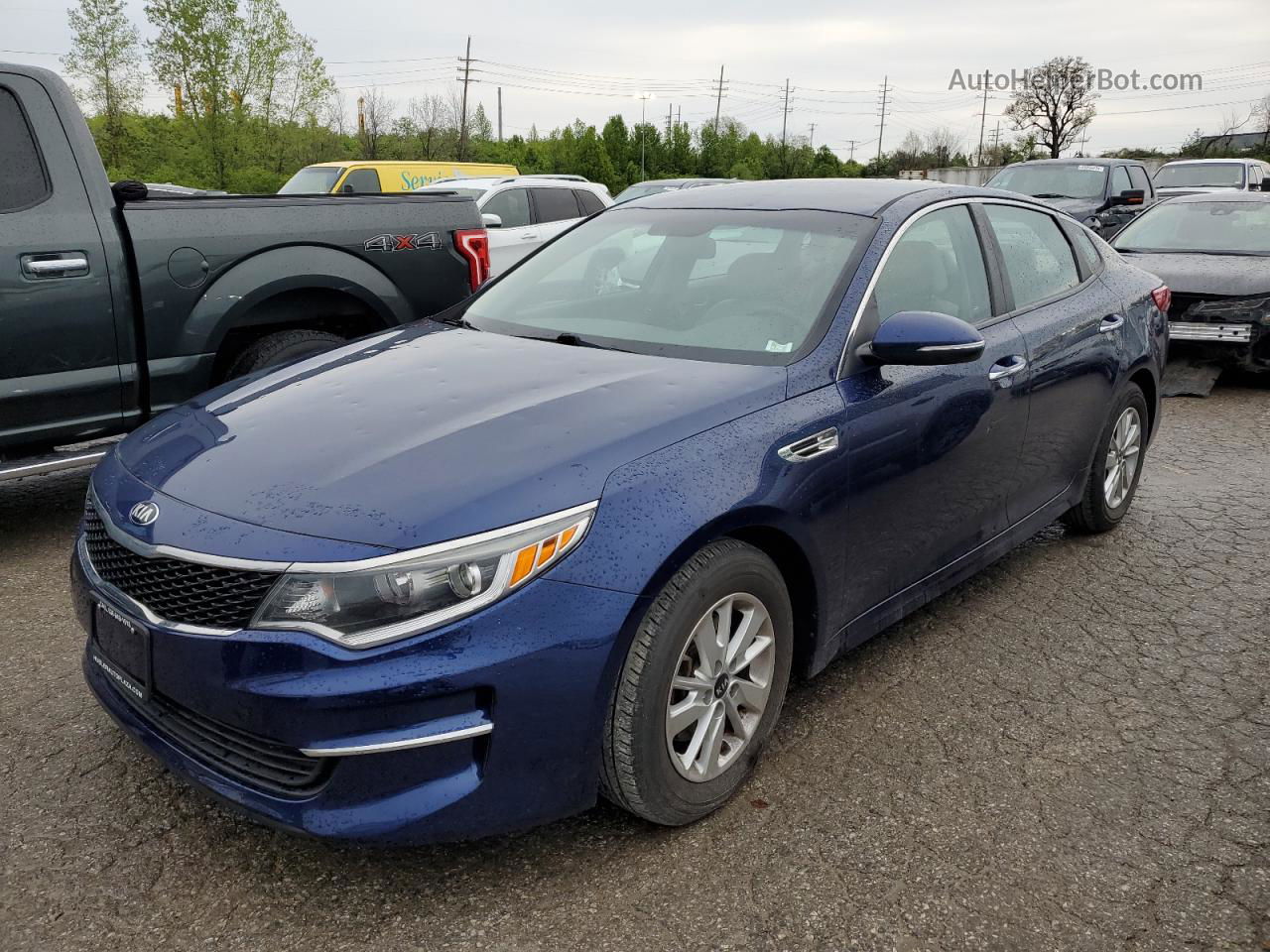 2018 Kia Optima Lx Синий vin: 5XXGT4L31JG207399