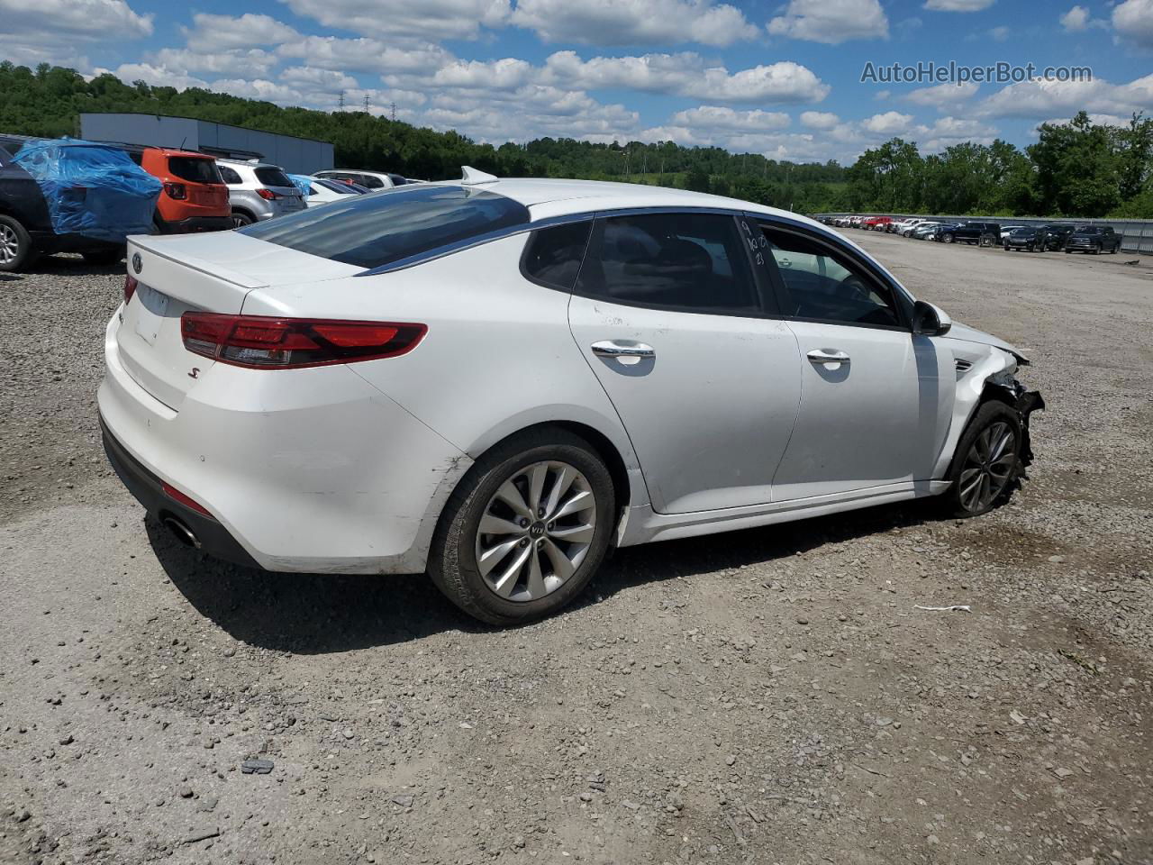 2018 Kia Optima Lx White vin: 5XXGT4L31JG212201