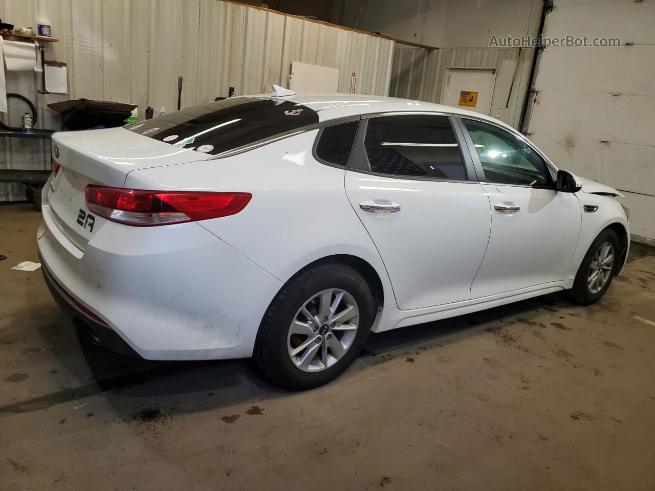 2018 Kia Optima Lx White vin: 5XXGT4L31JG214126