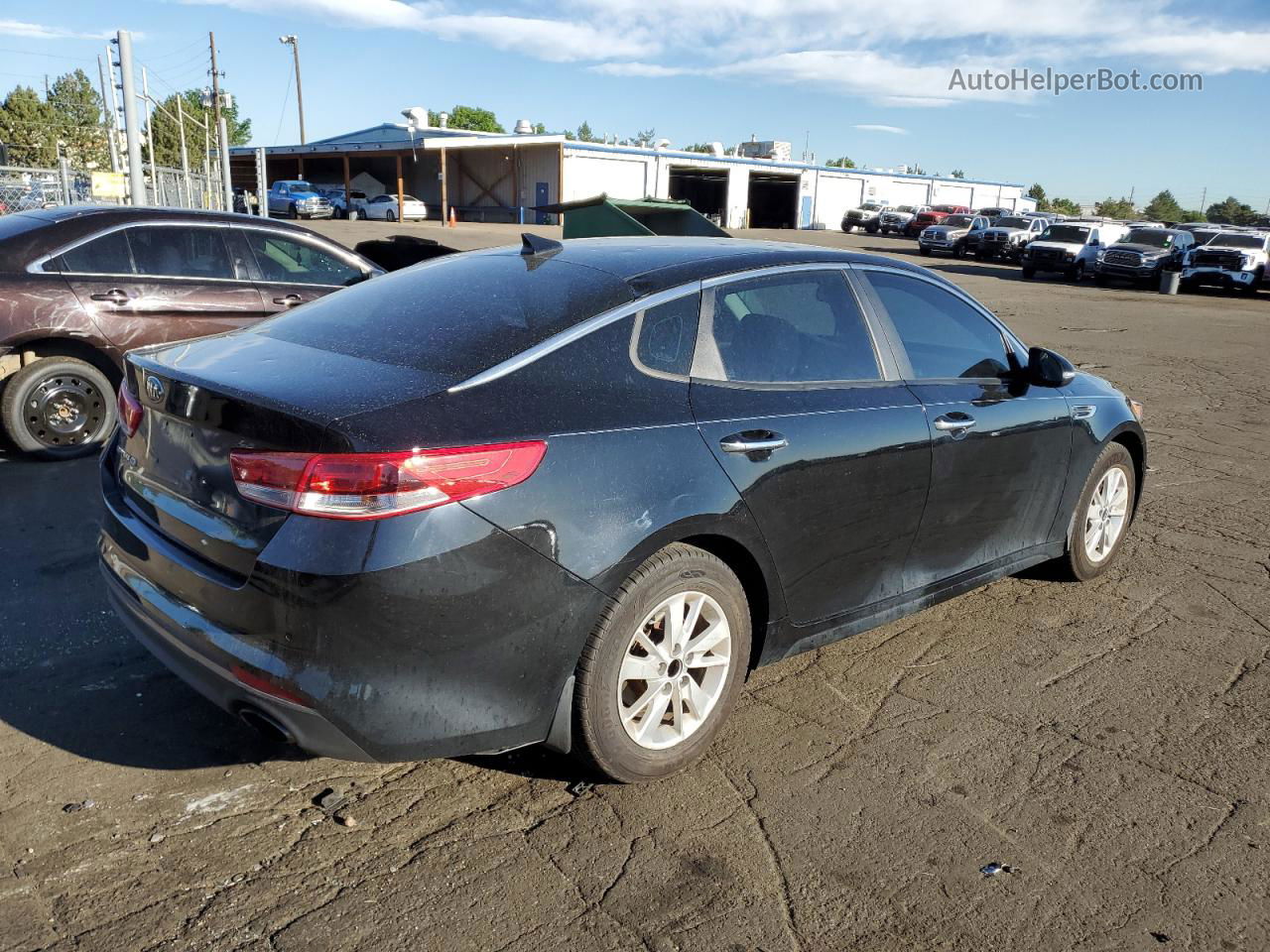 2018 Kia Optima Lx Black vin: 5XXGT4L31JG221657