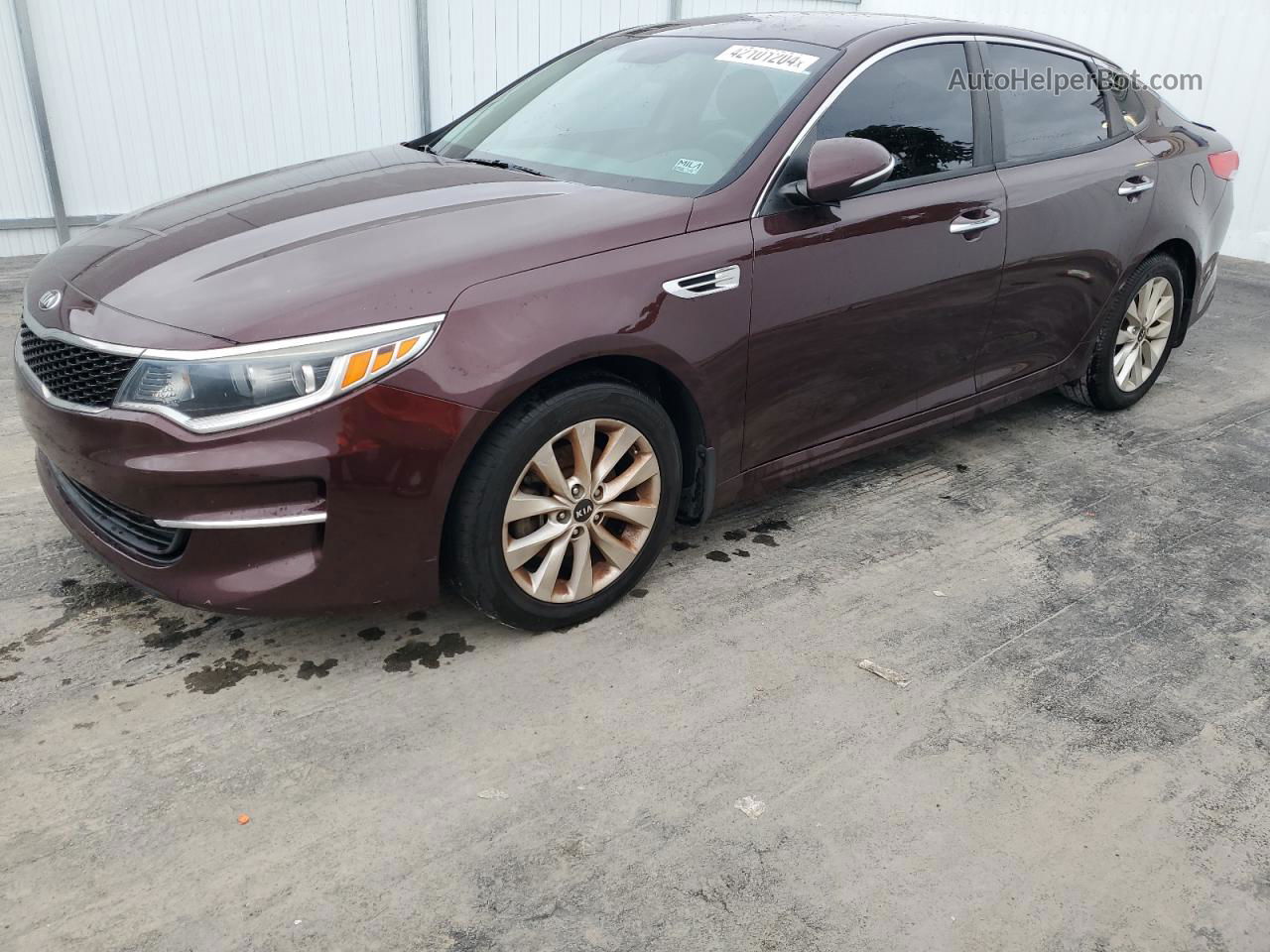 2018 Kia Optima Lx Burgundy vin: 5XXGT4L31JG263035