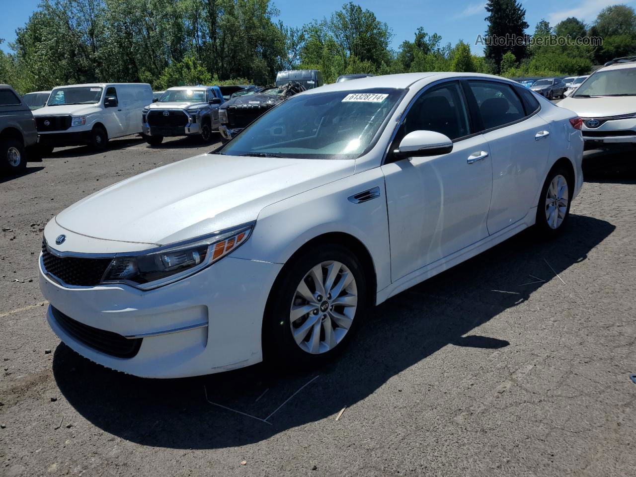 2016 Kia Optima Lx Белый vin: 5XXGT4L32GG082065