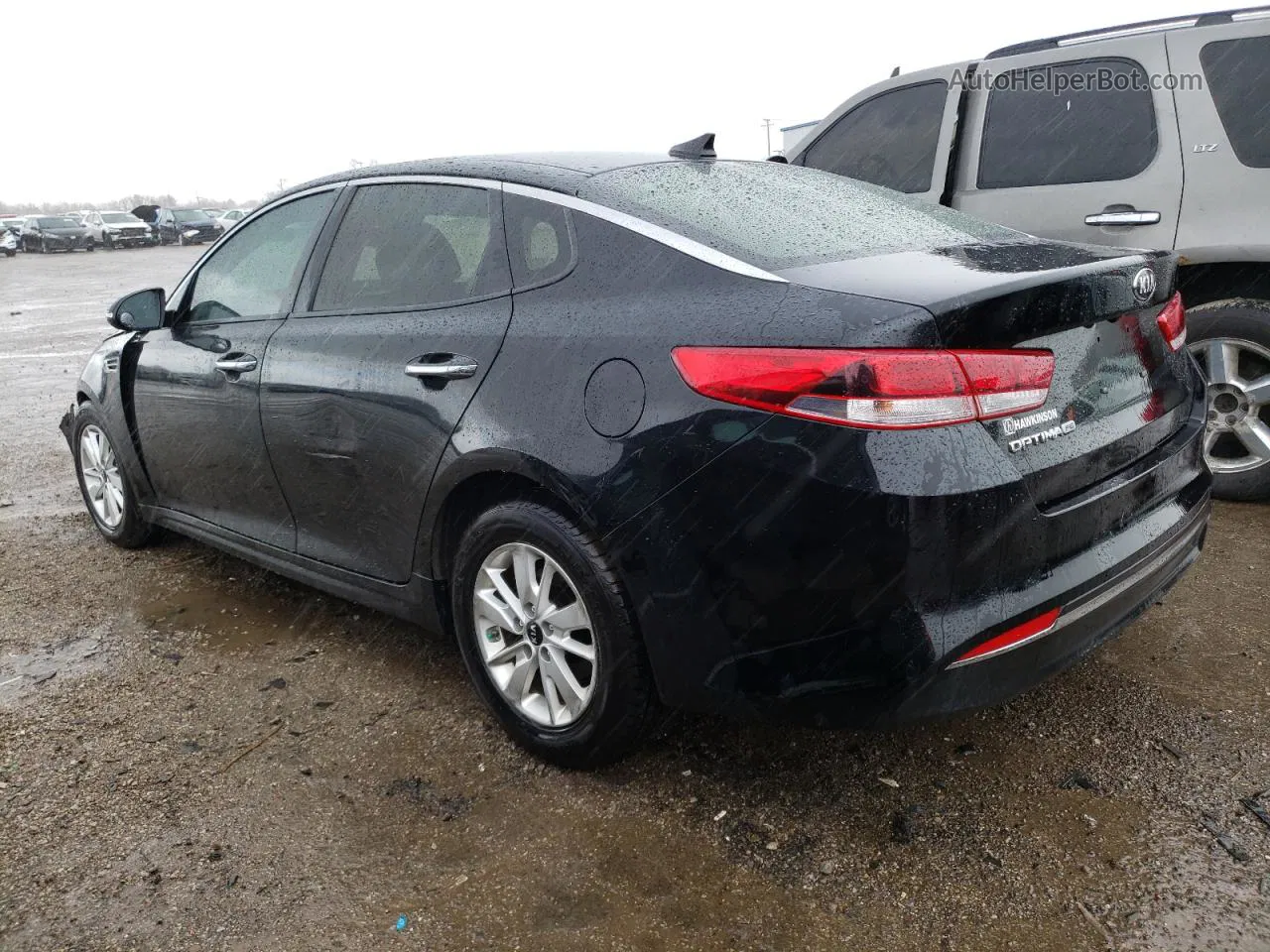 2017 Kia Optima Lx Черный vin: 5XXGT4L32HG150284