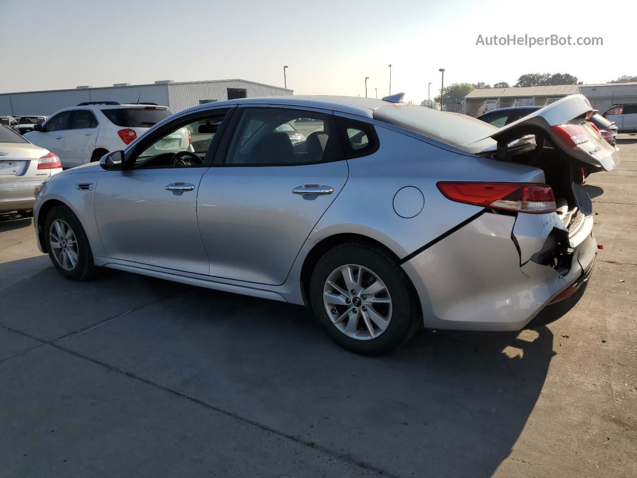 2018 Kia Optima Lx Silver vin: 5XXGT4L32JG180505