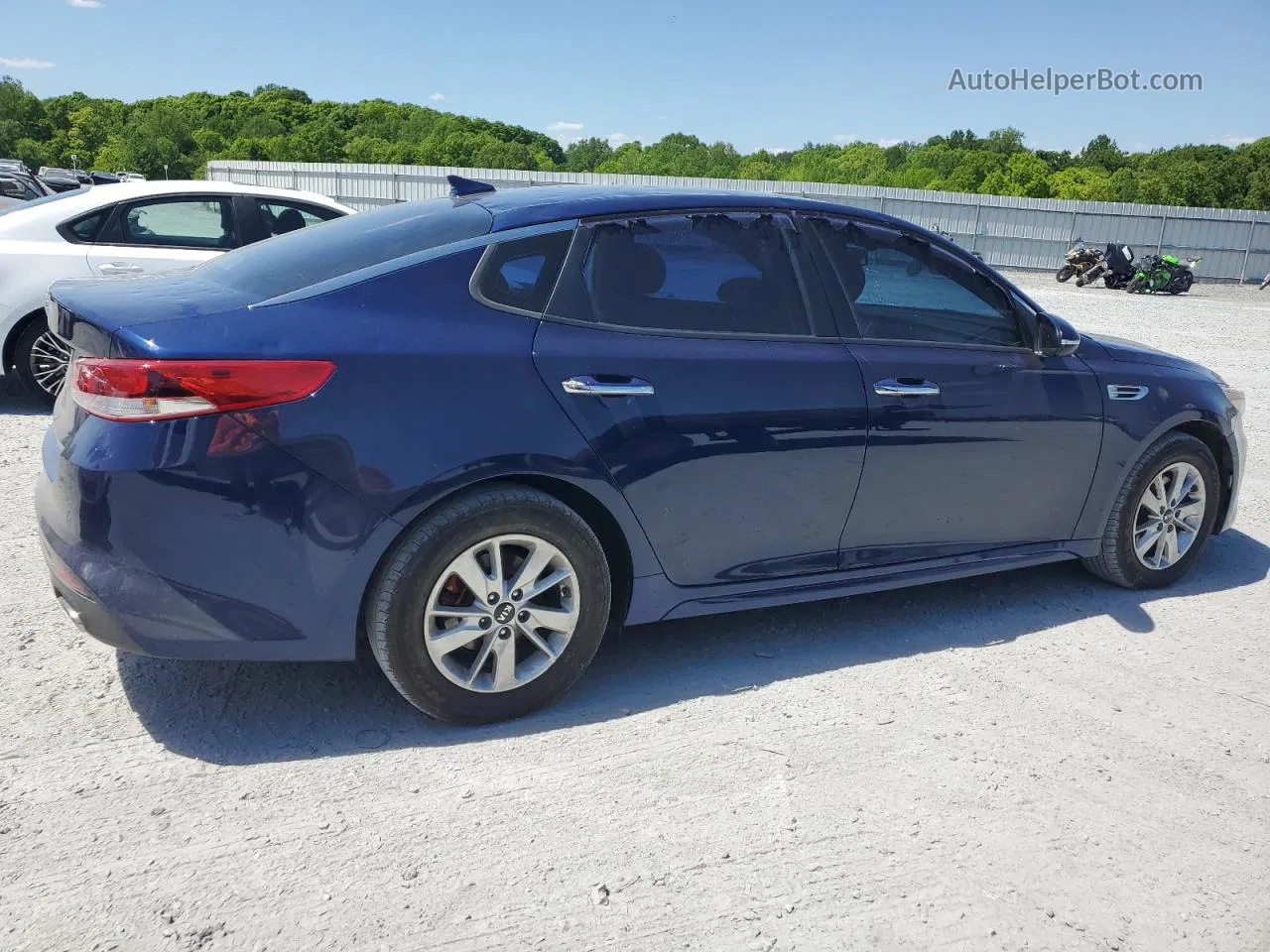 2018 Kia Optima Lx Blue vin: 5XXGT4L32JG211915