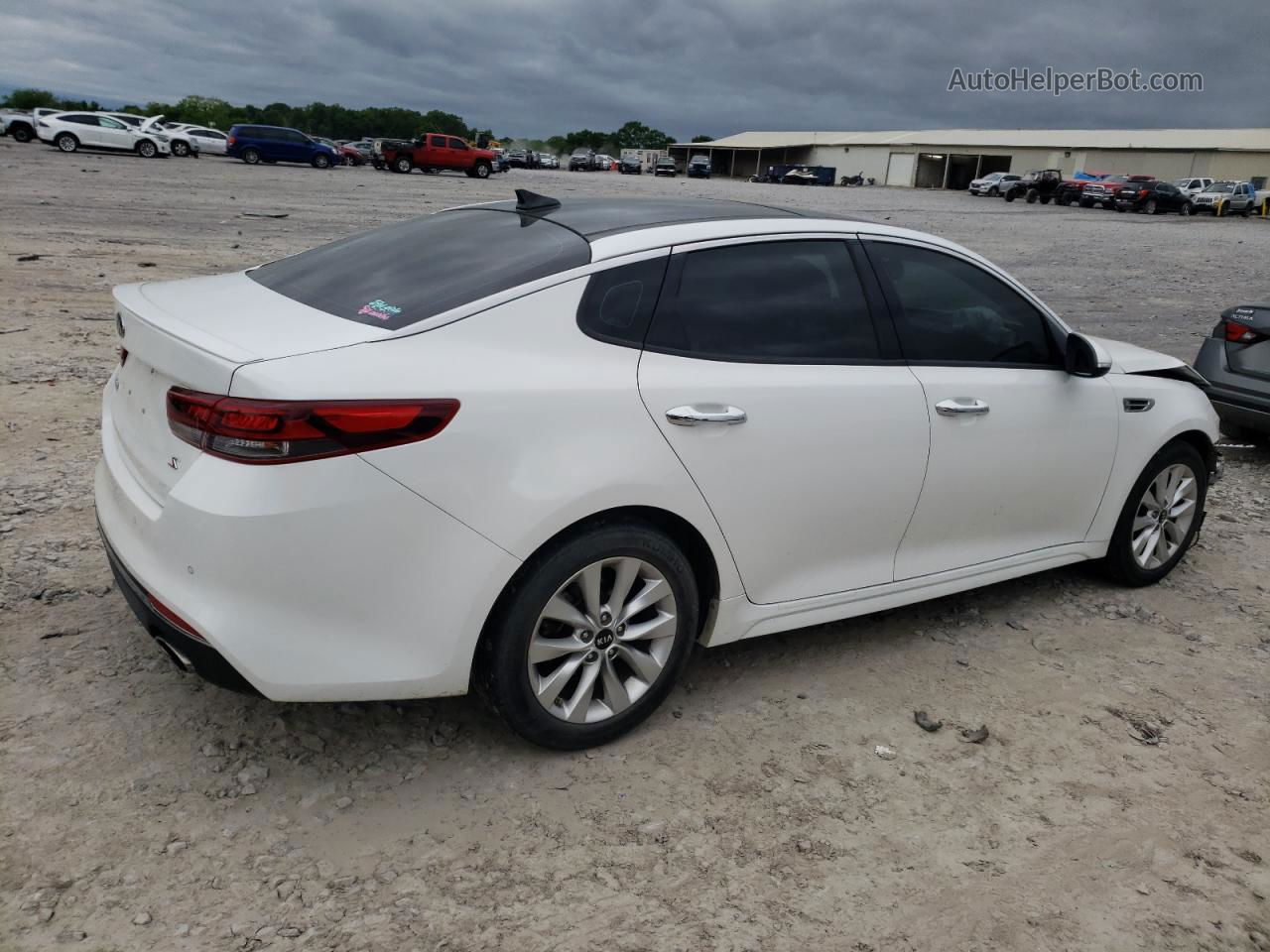 2018 Kia Optima Lx White vin: 5XXGT4L32JG241688