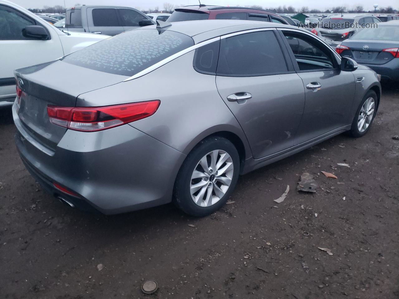 2017 Kia Optima Lx Silver vin: 5XXGT4L33HG138645