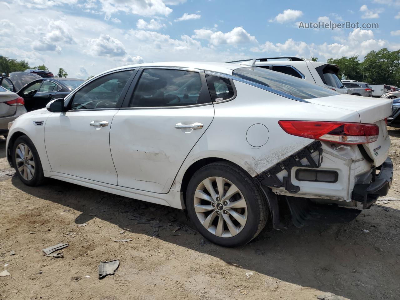 2017 Kia Optima Lx White vin: 5XXGT4L33HG171242