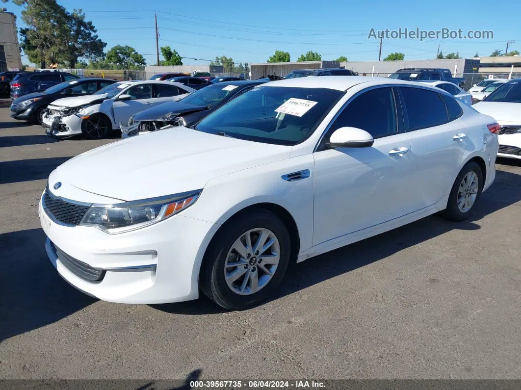 2018 Kia Optima Lx White vin: 5XXGT4L33JG177175