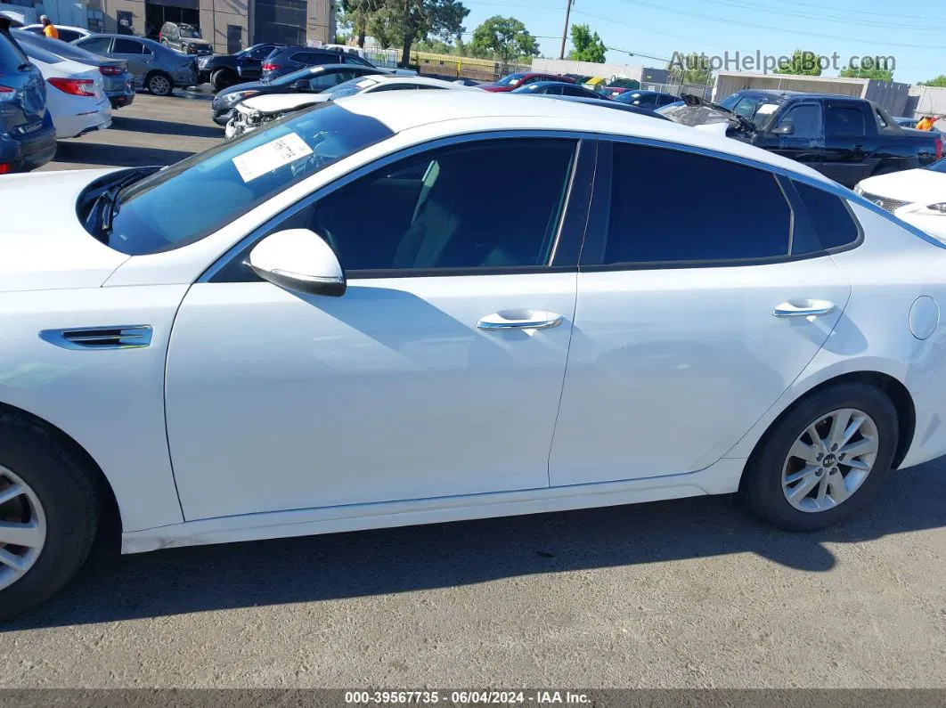 2018 Kia Optima Lx White vin: 5XXGT4L33JG177175