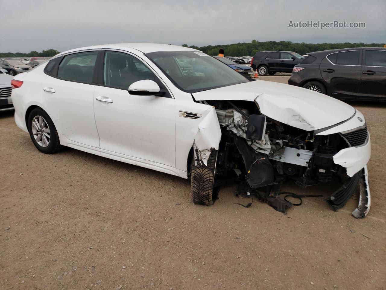 2018 Kia Optima Lx White vin: 5XXGT4L33JG193070