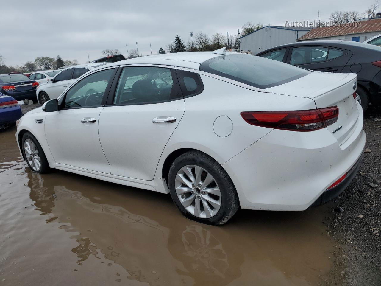 2018 Kia Optima Lx Белый vin: 5XXGT4L33JG201104