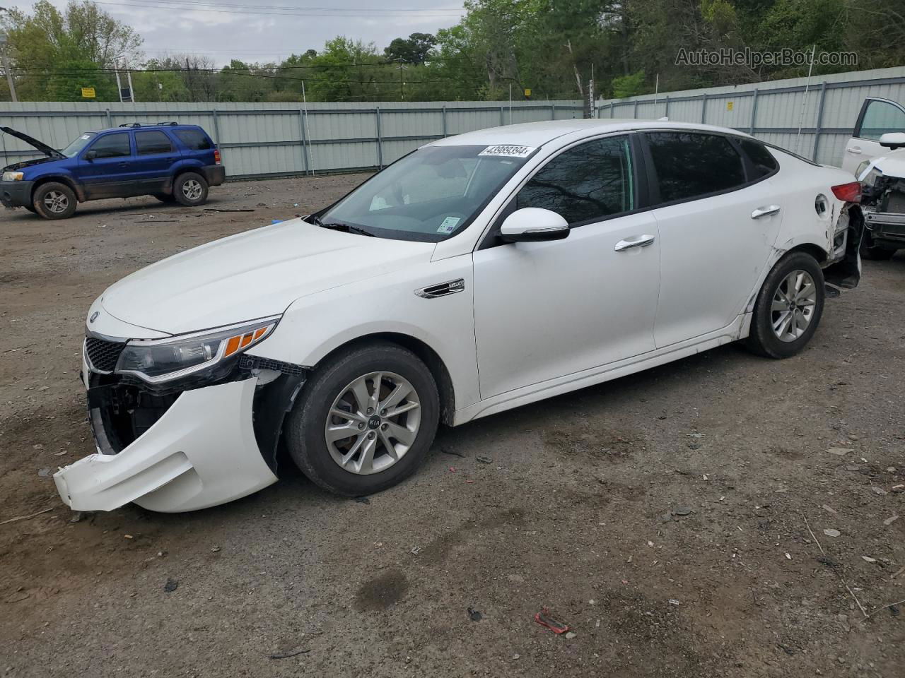 2018 Kia Optima Lx White vin: 5XXGT4L33JG235527