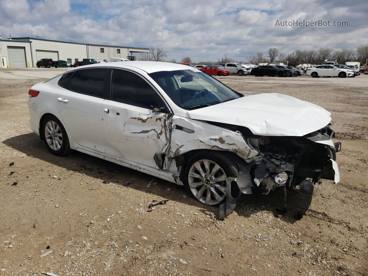 2018 Kia Optima Lx White vin: 5XXGT4L33JG261366