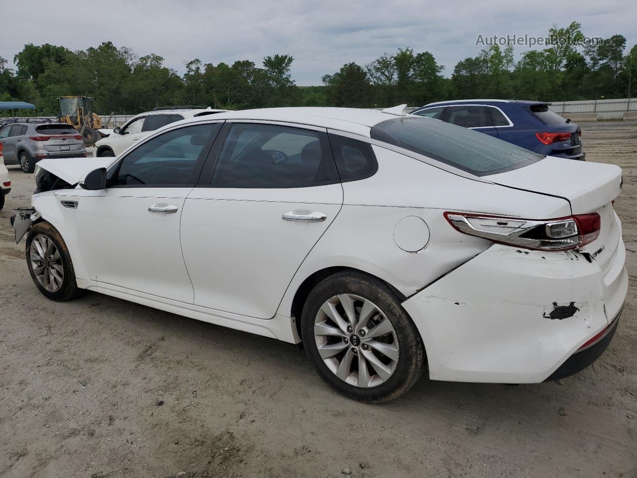 2018 Kia Optima Lx White vin: 5XXGT4L33JG271010